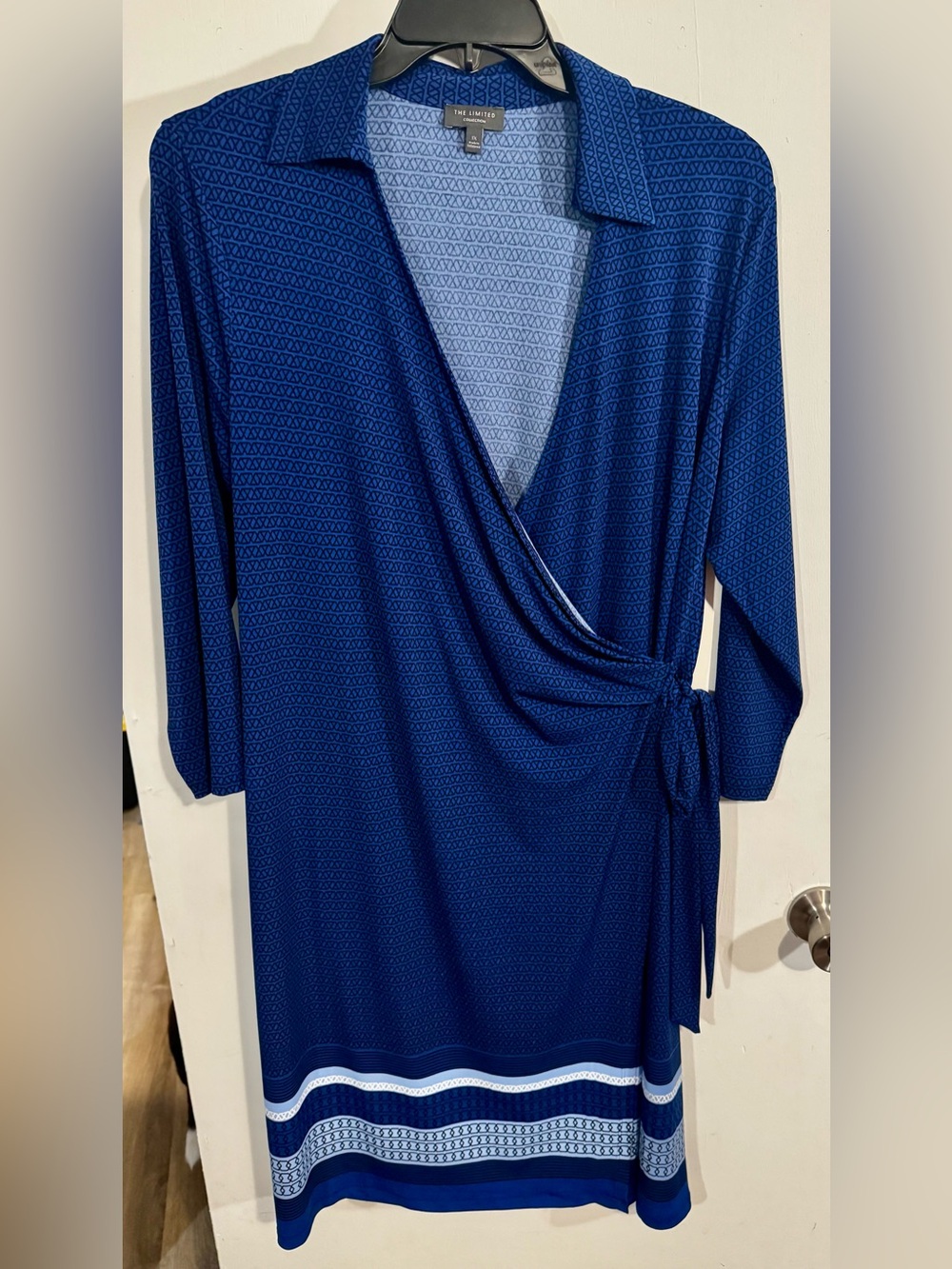 The Limited Blue Geometric Print Knit Wrap Dress - Size 1X - EUC